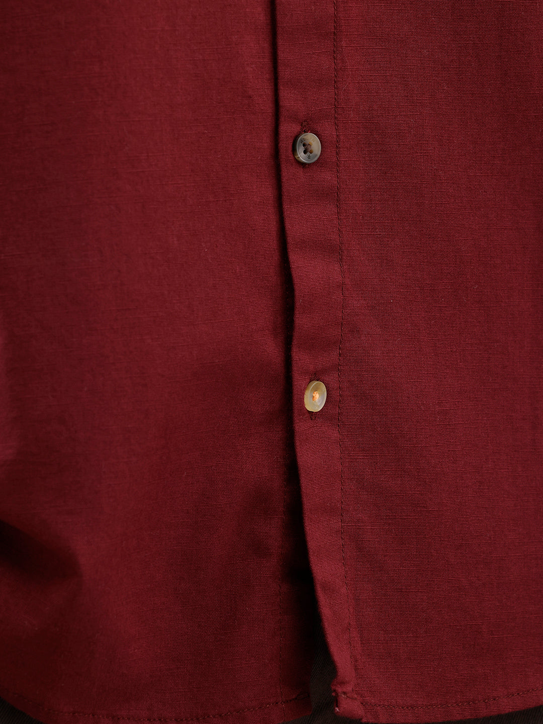 Men's solid shirt with clean tailoring and comfort fit | Wine