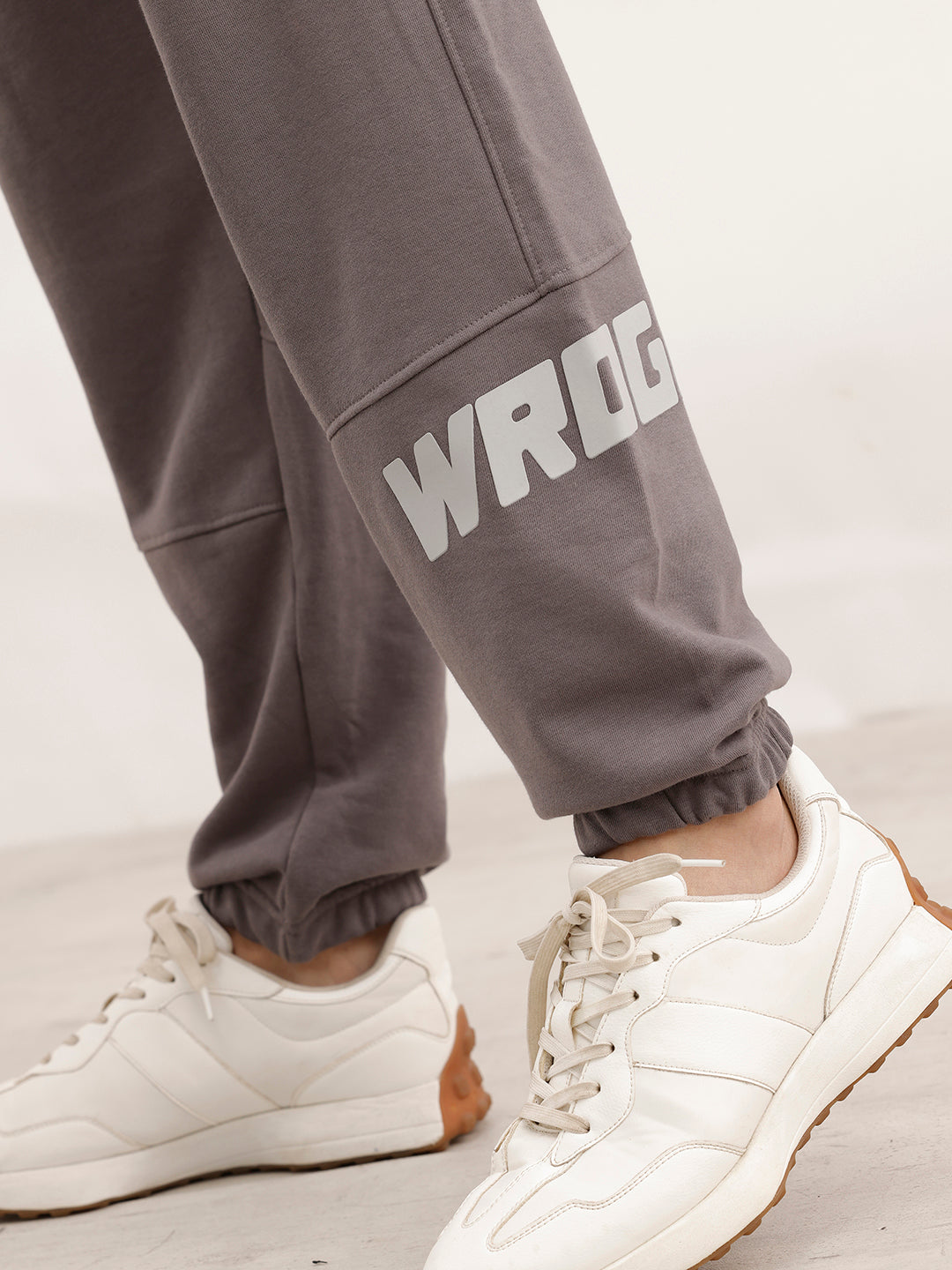 Cut&Sew Comfort Fit Jogger With Hd Print | Grey