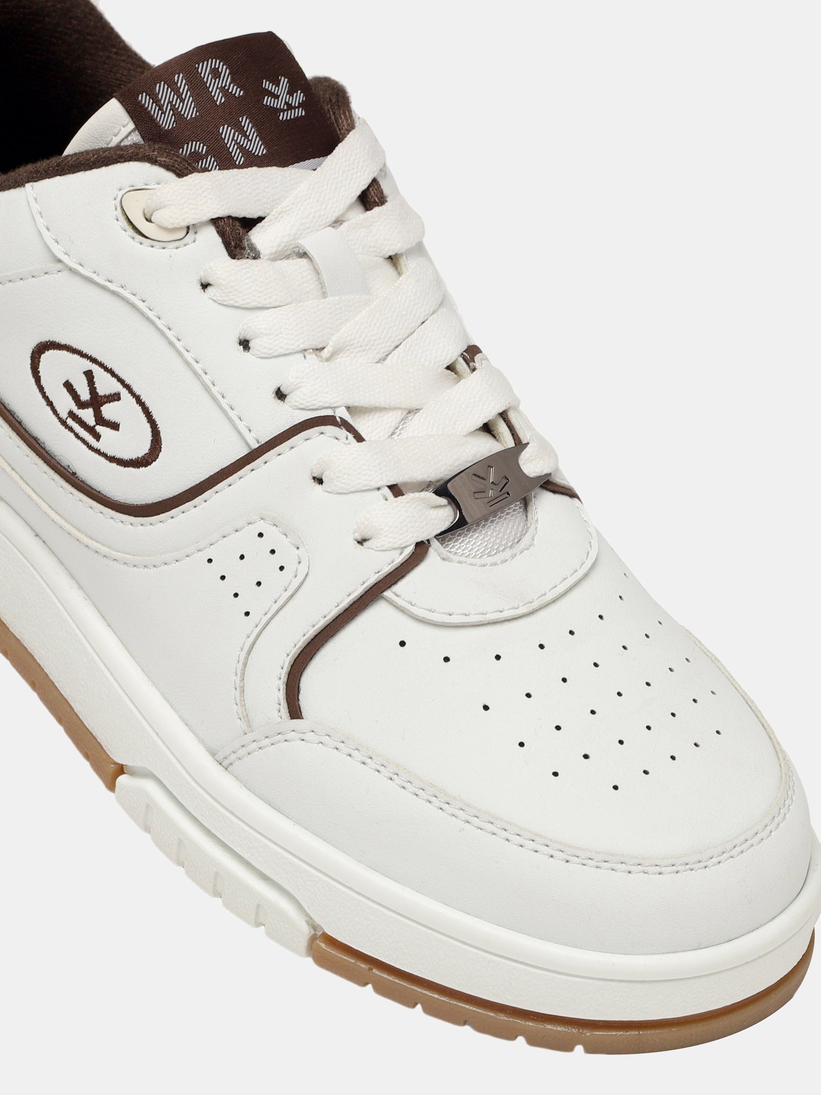 Sneakers  |  Greyhound Toast