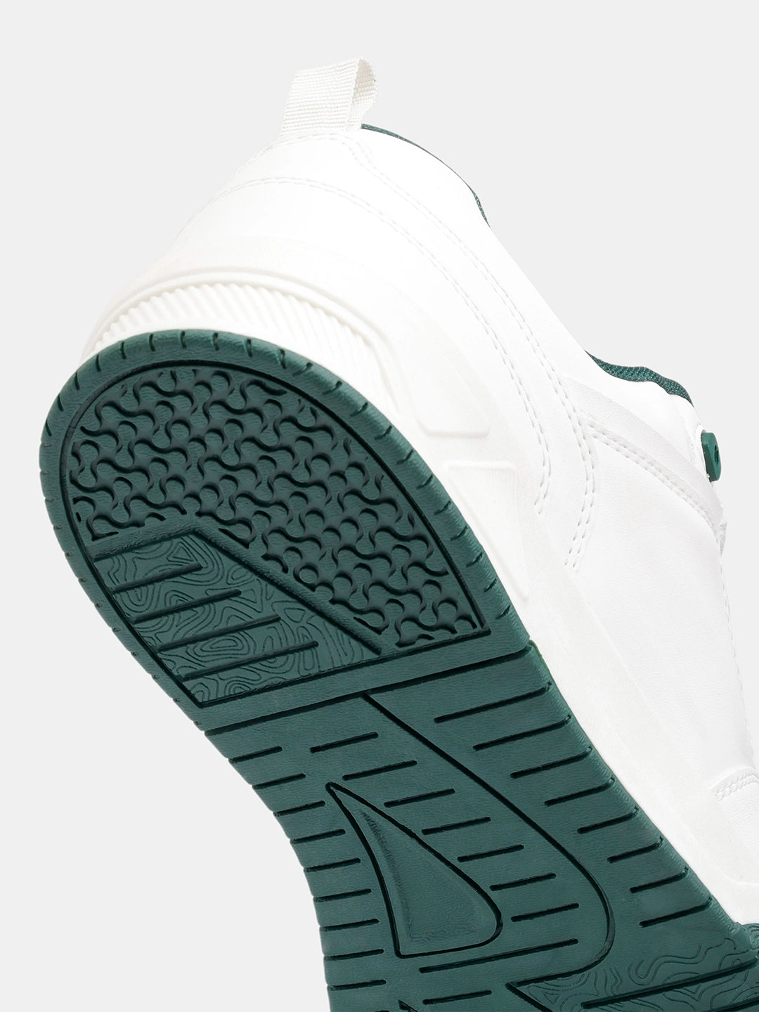 Sneaker | Martini Neat