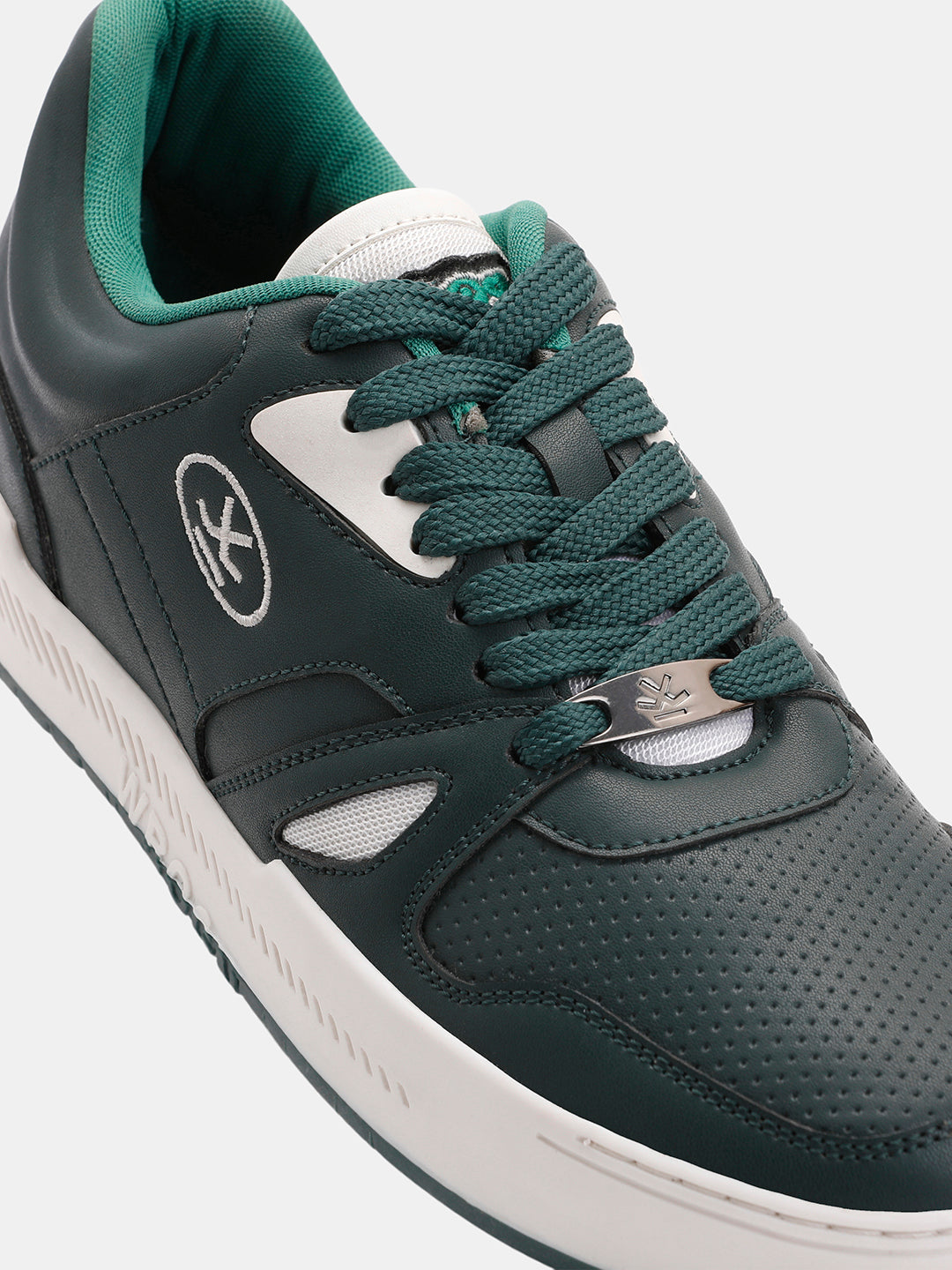 Sneakers | Negroni Basil