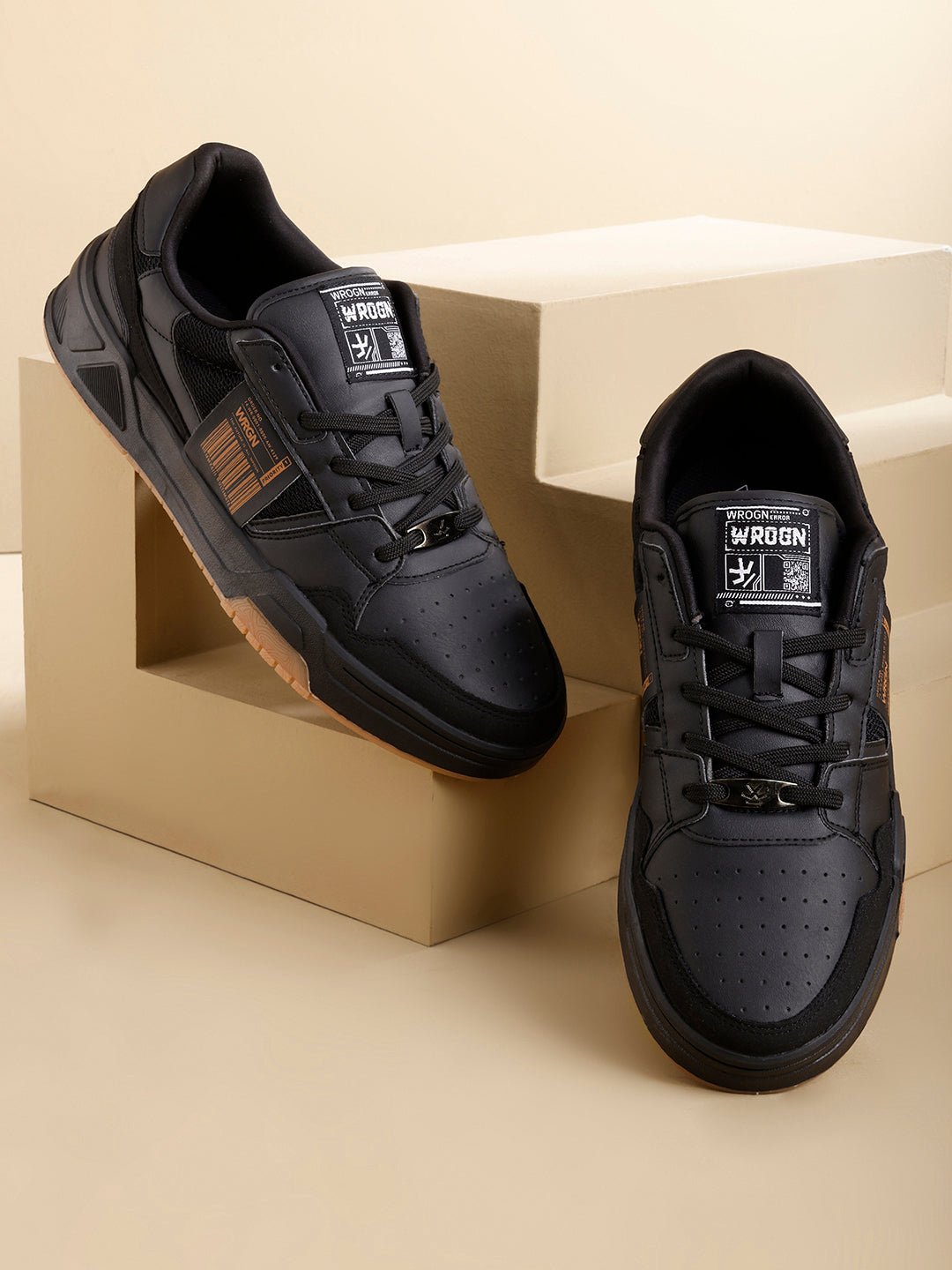 Sneakers | Martini Darktag