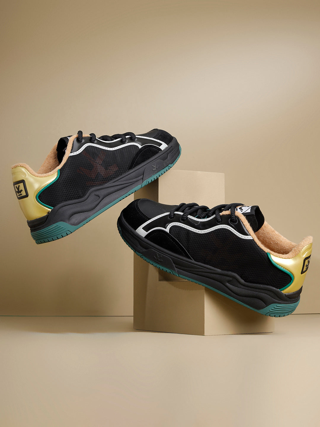 Sneakers | Manhattan Sonic