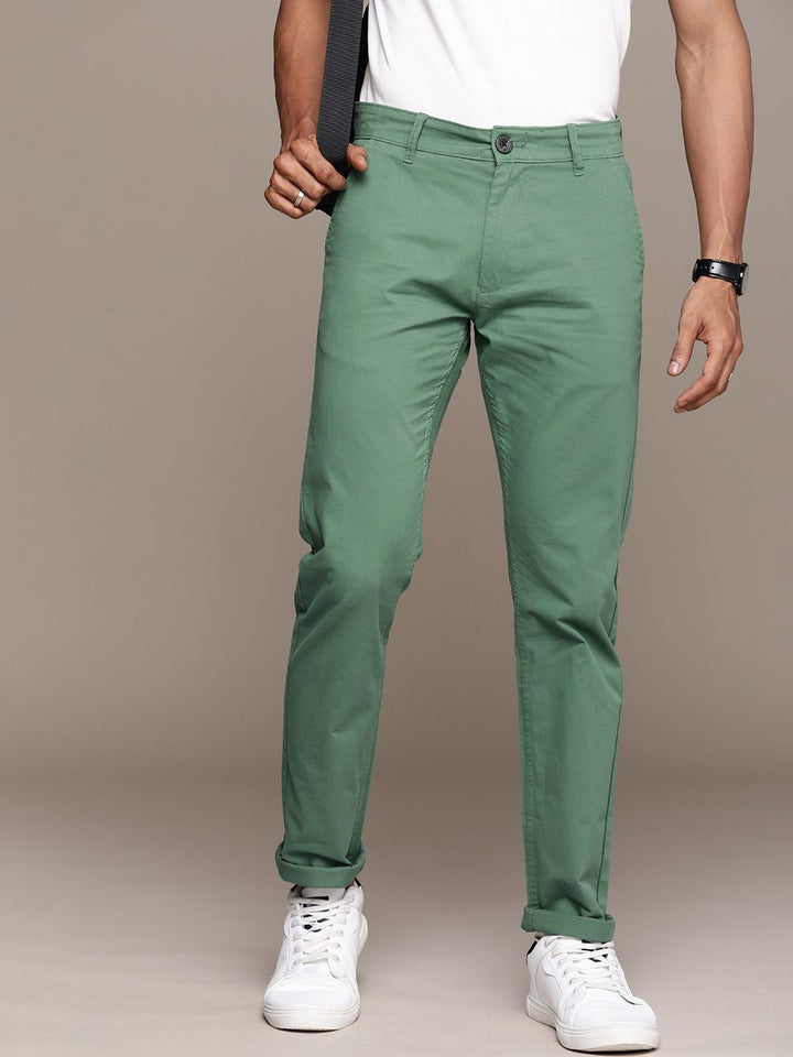 Green Solid Slim Fit Chinos Trousers