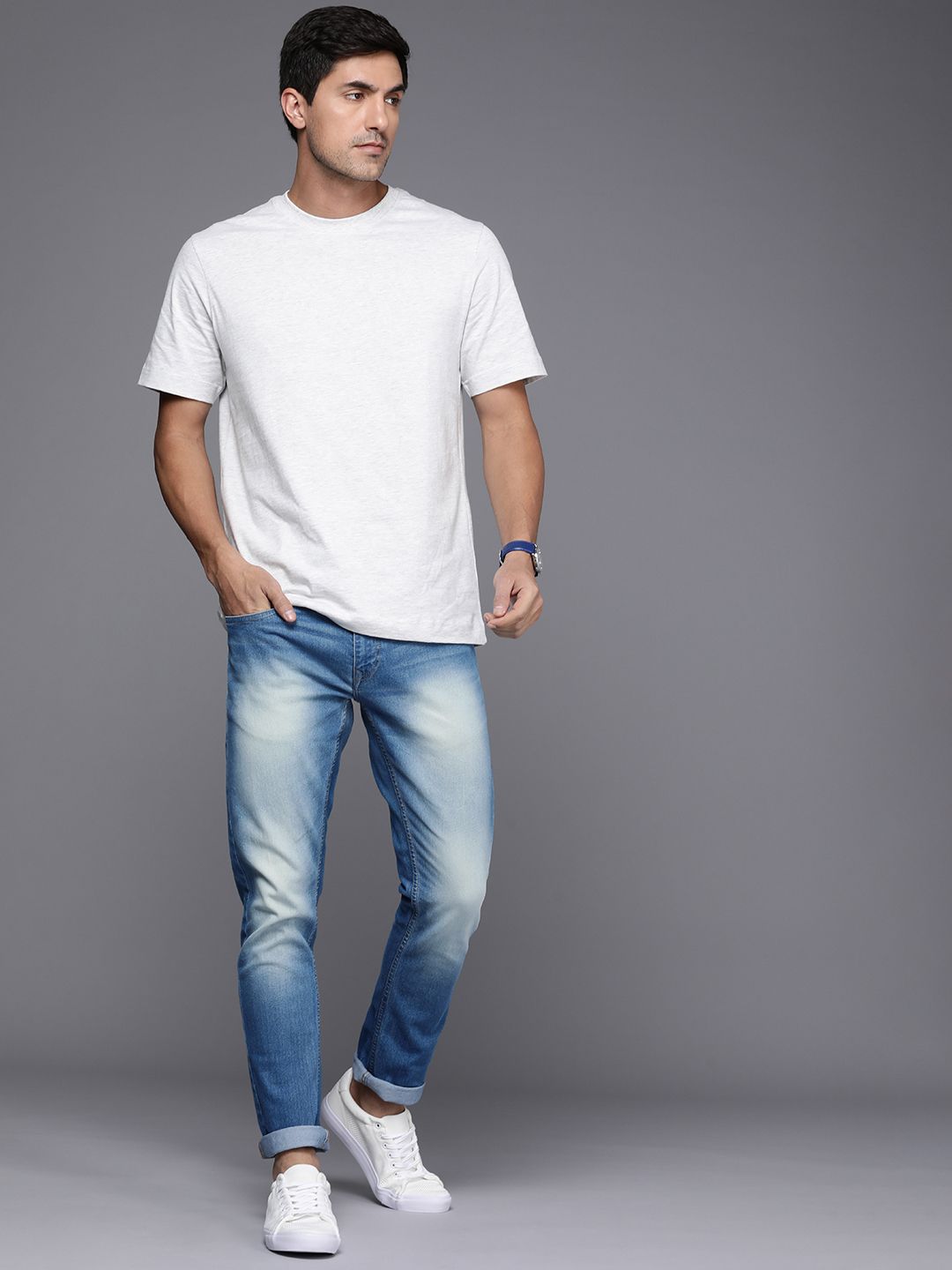 Mid-Rise Blue Faded Jeans